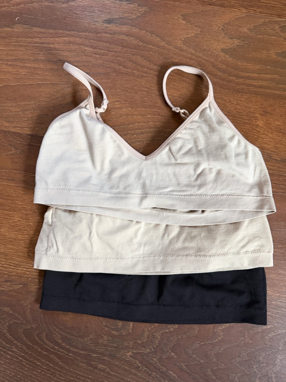 Girls sports bras - Picture 3 of 5